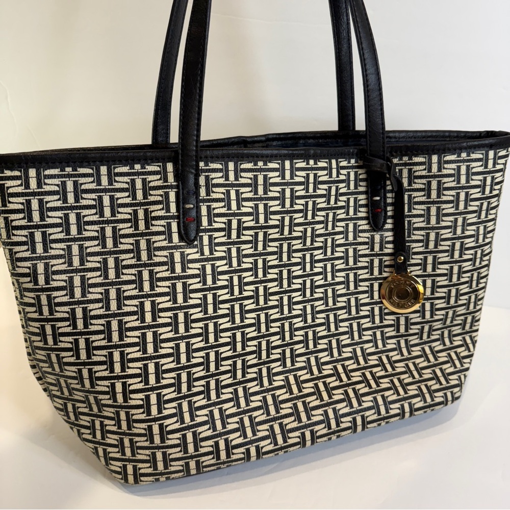 Tommy Hilfiger Black and White Patterned Shoulder Bag ✨Preloved